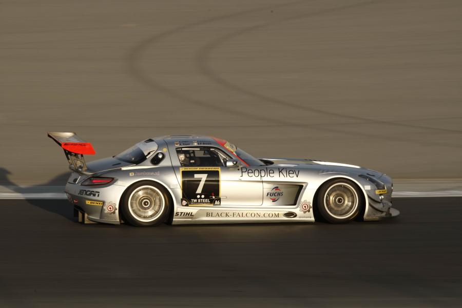  Mercedes-Benz SLS AMG GT3 24h Dubai 2011 года  (фото 14 из 20)